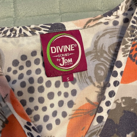 Scrub Top - Picture 2 of 2